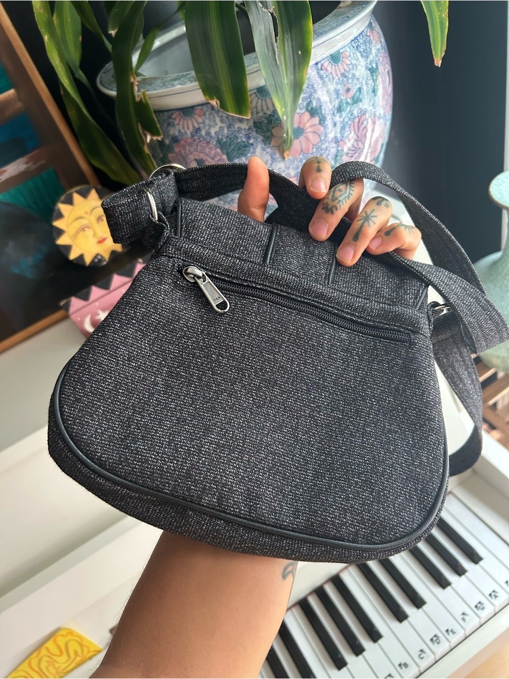 Jak’s Black Textured Crossbody Bag Red Button Retro Y2K Shoulder Purse - Picture 13 of 16
